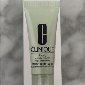 Clinique 7 Day Scrub Cream - Light Green